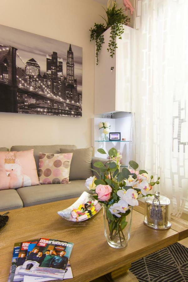 Sol Luxury Suites Madrid Exterior photo
